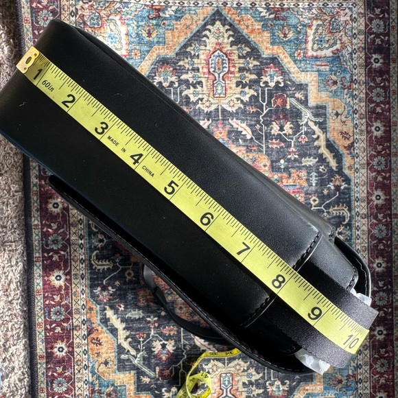 NWT Michael Kors Quilted Interior Leather Messenger Bag with Black Accents - Picture 15 of 15